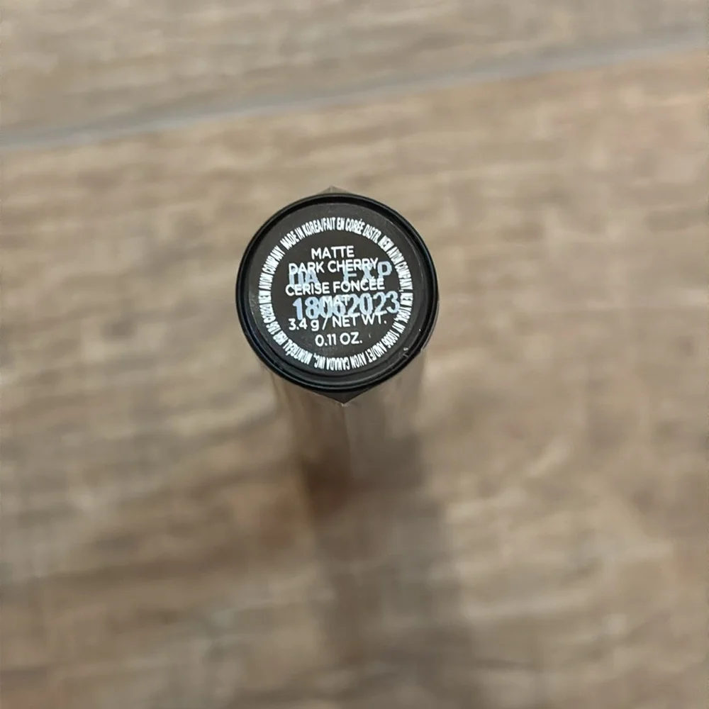 New in box Avon‎ Cashmere Lipcream fmg Matte Dark Cherry